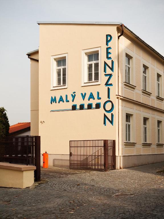 Penzion Maly Val Kroměříž Buitenkant foto